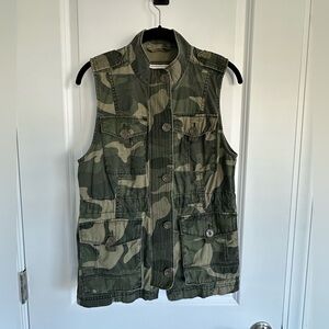 Abercrombie & Fitch Utility Camo Vest
